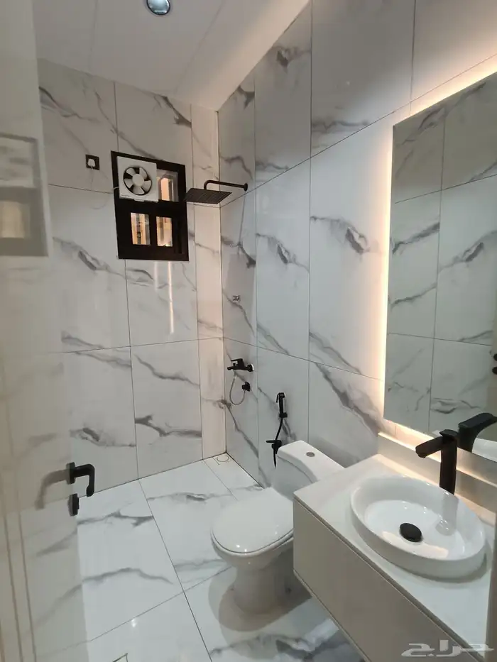 للبيع ارواف ارضيه وعلويه سطح بحوش ومدخل سياره 24