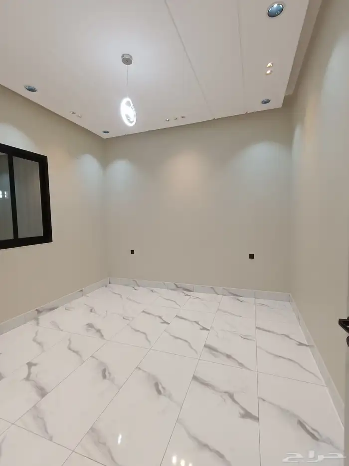 للبيع ارواف ارضيه وعلويه سطح بحوش ومدخل سياره 46