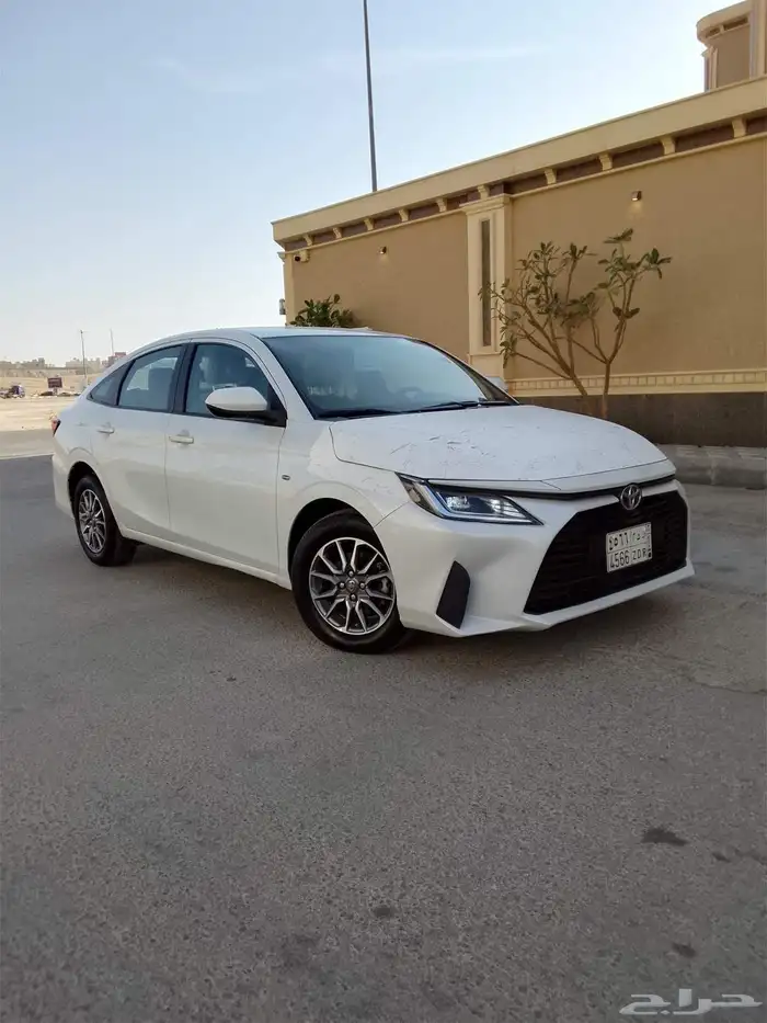 تويوتا يارس 2023 10