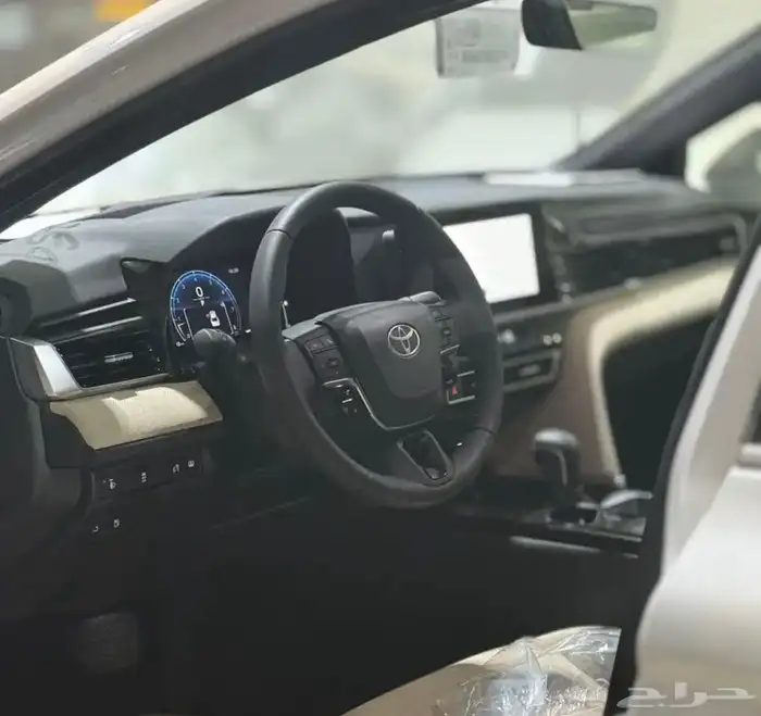 تويوتا كامري LE 2025 نص فل 7