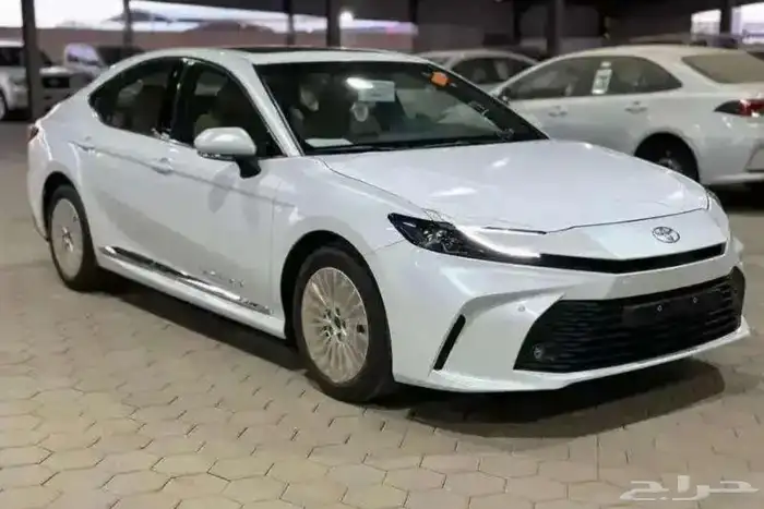 تويوتا كامري LE 2025 نص فل 3