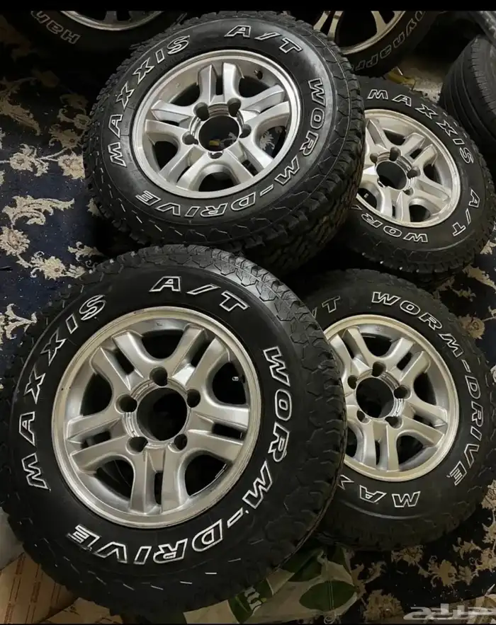 جنوط لكزز الحميد مع كفرات ماكسس وتباريز . 0