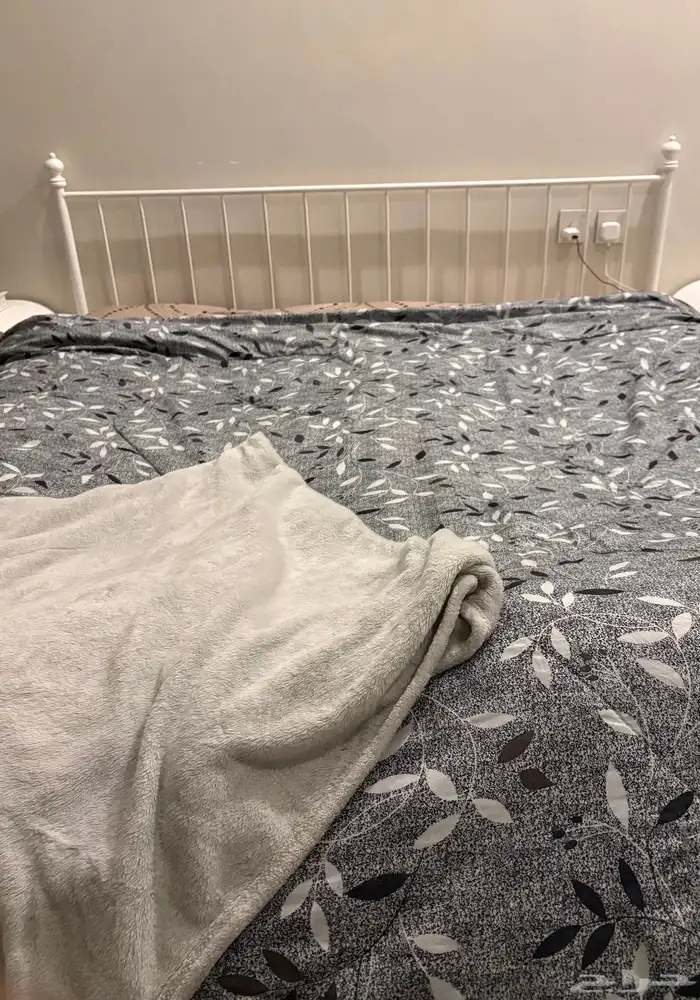 سرير نفرين 0