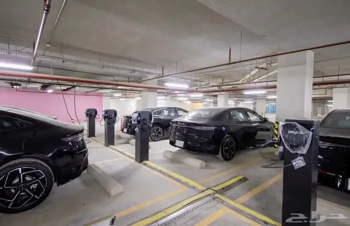 إعلان مواقف سيارات 3