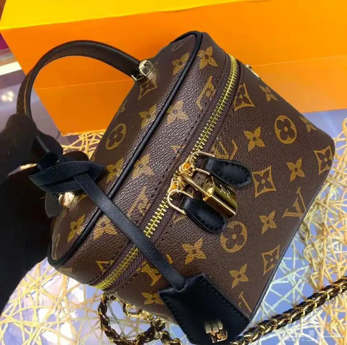 شنط ماركه مستر توصيل فوري الرياض شحن لجميع مدن المملكة 3