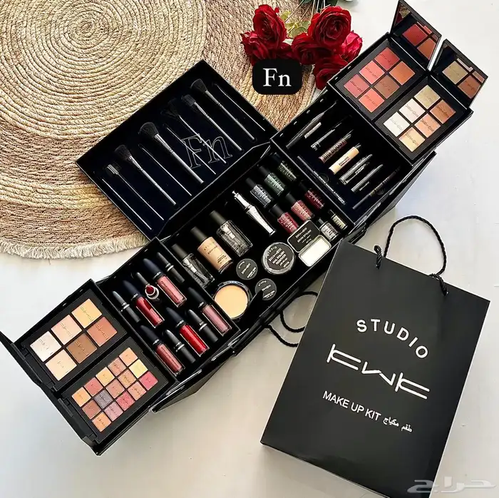 مجموعة الاناقة مكياج 1