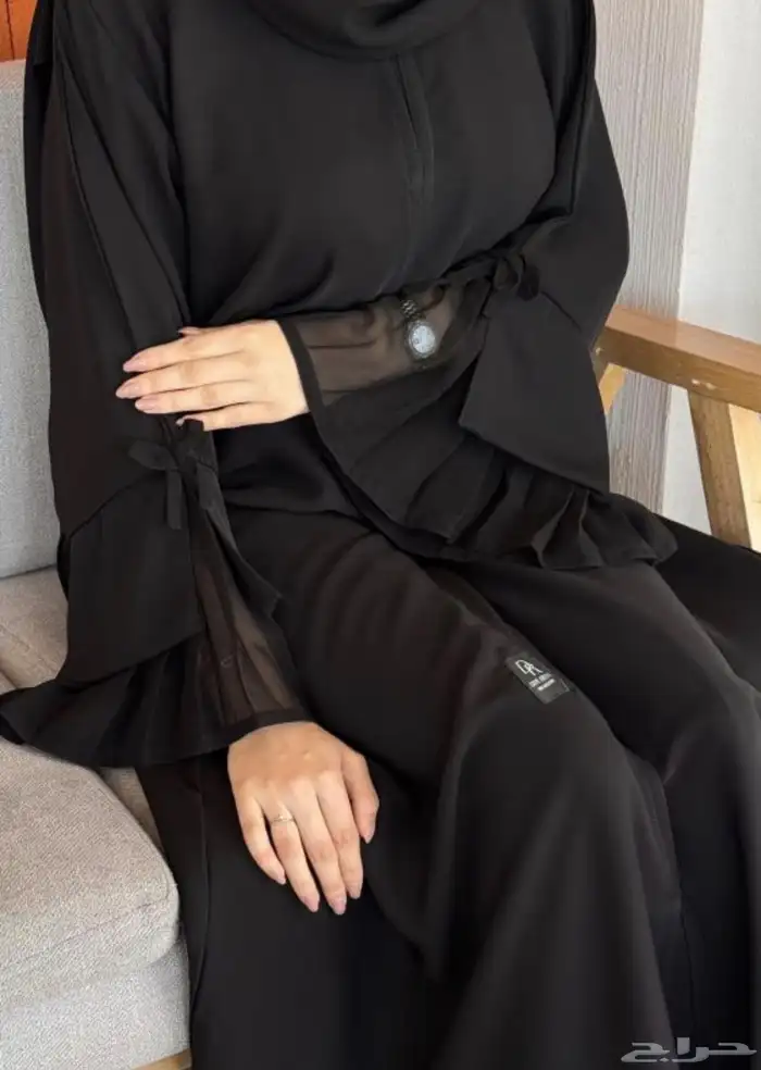 العباية جديدة تمام ا وما انلبست  سبب البيع  طلعت قصيرة علي 1