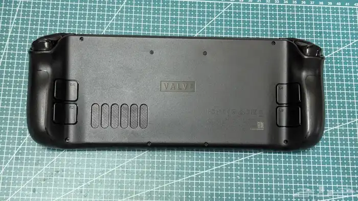 ستيم ديك steam deck 256GB مستخدم بحاله ممتازه مع مستلزماته 2