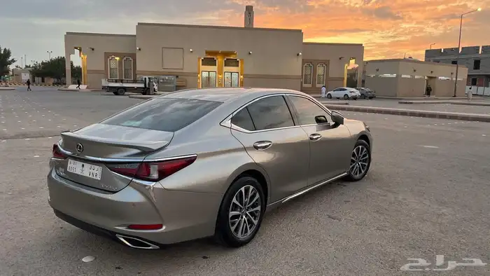 لكزس ES350 2024 V6 3