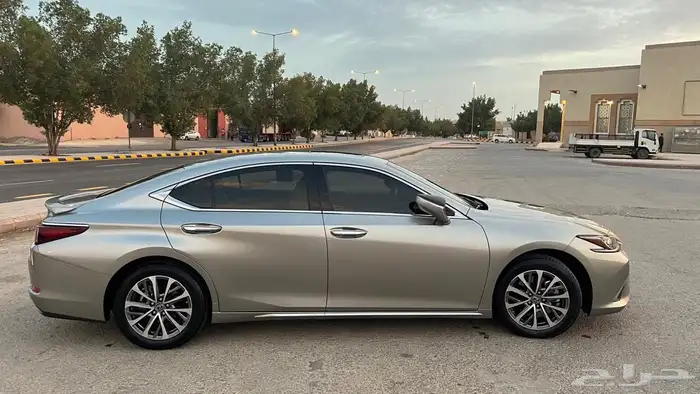 لكزس ES350 2024 V6 5