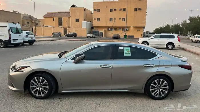 لكزس ES350 2024 V6 4