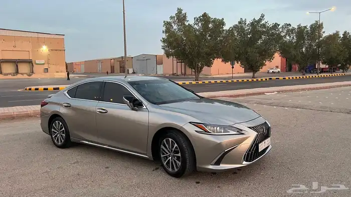 لكزس ES350 2024 V6 8
