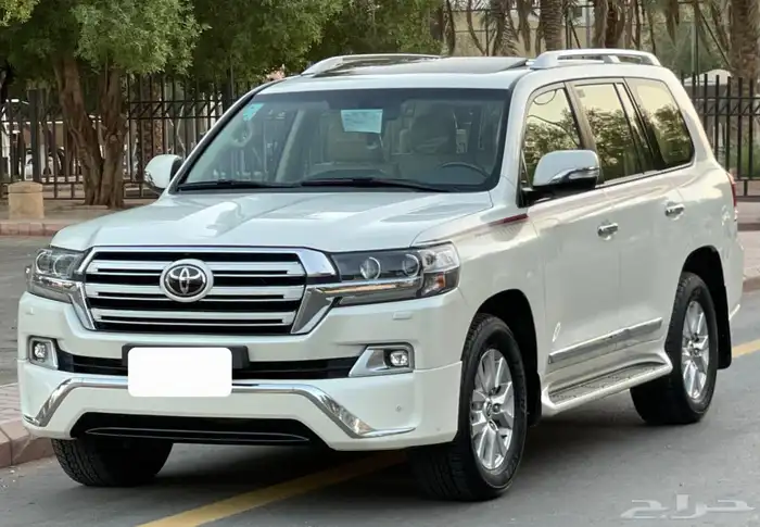 تويوتا لاندكروزر 2017 GXR فل سعودي 9