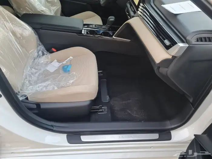 تويوتا كامري ابيض نص فل 2025 9