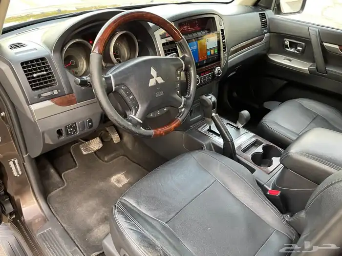 متسوبيشي باجيرو 2018 فل سعودي 16