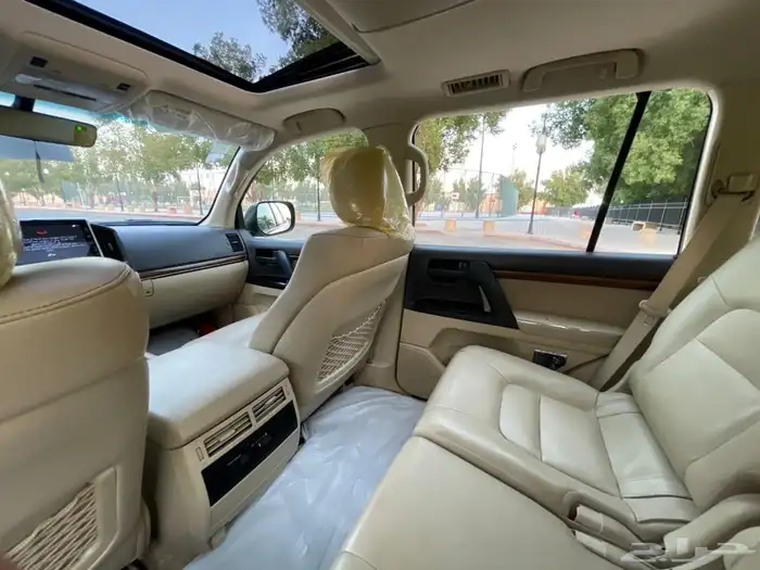 تويوتا لاندكروزر 2017 GXR فل سعودي 22