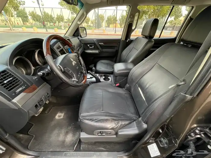 متسوبيشي باجيرو 2018 فل سعودي 15