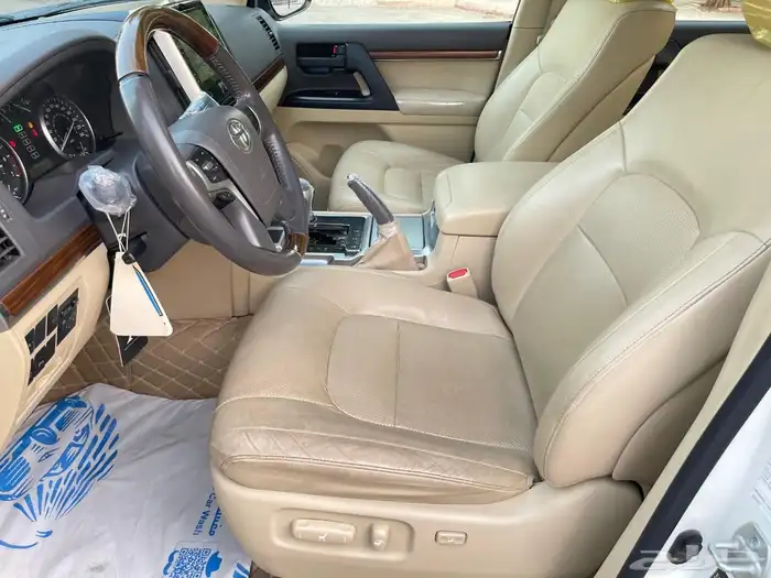 تويوتا لاندكروزر 2017 GXR فل سعودي 20