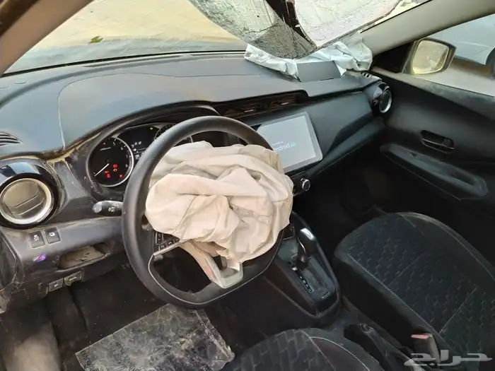 نيسان كيكس مصدومة موديل 2024 4