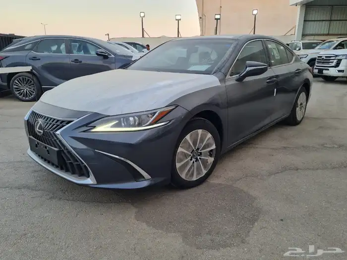 ليكزس ES300 AH 2025 3