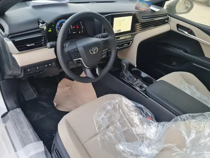 تويوتا كامري ابيض نص فل 2025 7