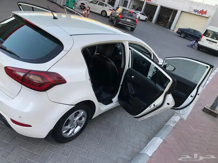 كيا سيراتو موديل 2014 هاتشباك كامله 4