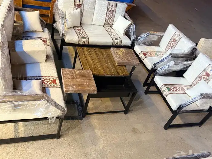 جلسات الخارجية الحديد والخشب 9