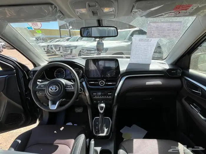 تويوتا اوربان كروزر 2025 GLX 5