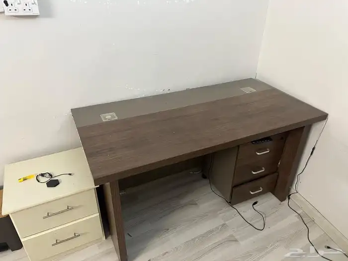 طاولة مكتبية للبيع 0