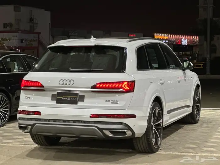 اودي Q7 S line موديل 2023 3