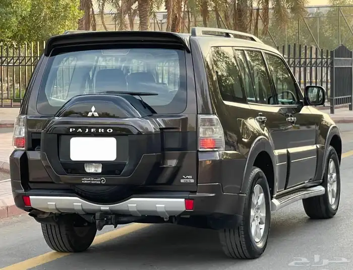 متسوبيشي باجيرو 2018 فل سعودي 13