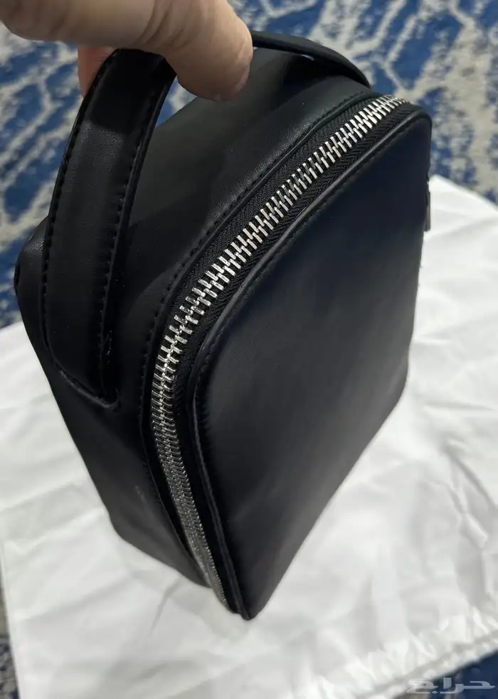 شنطة يد رجالي ماركة كلفن كلاين الأصلي جديدة 0