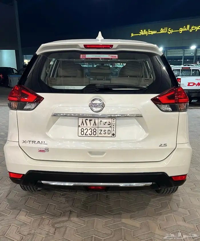 نيسان اكس تريل 2018 عداد قليل 4