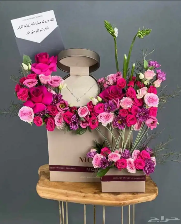 هدايا   ورد  ورد طبيعي  وردصناعي  باقة ورد  تغليف 24