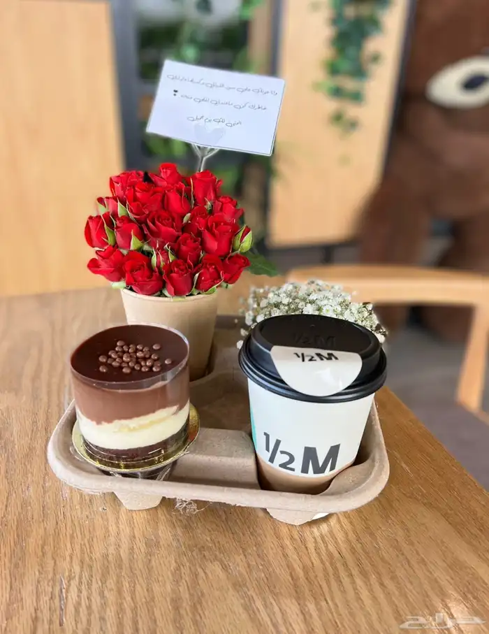 هدايا   ورد  ورد طبيعي  وردصناعي  باقة ورد  تغليف 45