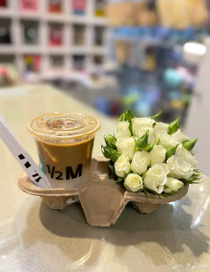 هدايا   ورد  ورد طبيعي  وردصناعي  باقة ورد  تغليف 55