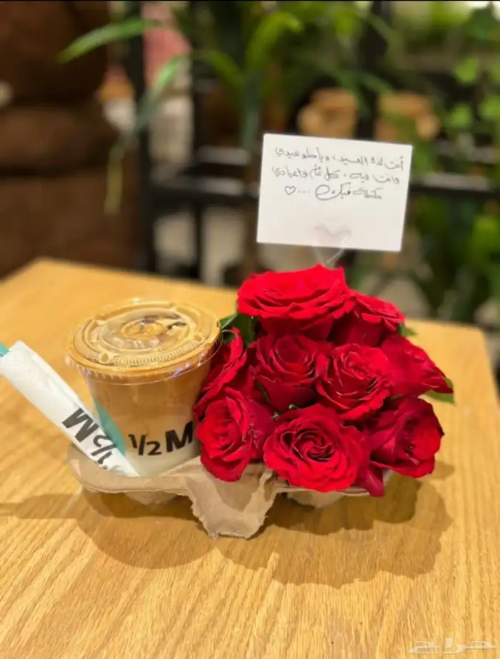 هدايا   ورد  ورد طبيعي  وردصناعي  باقة ورد  تغليف 54