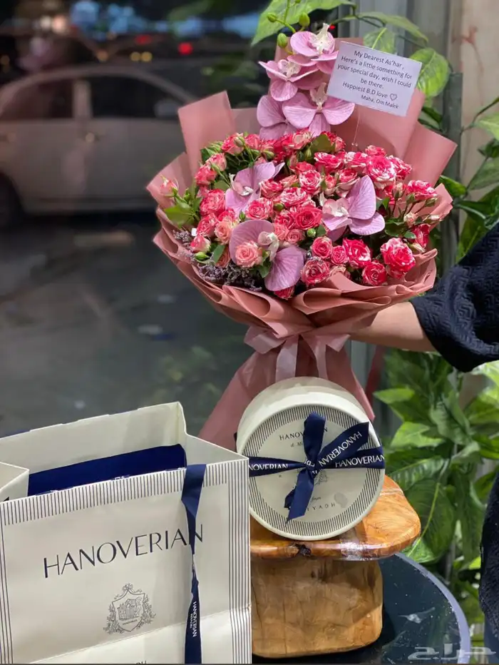 هدايا   ورد  ورد طبيعي  وردصناعي  باقة ورد  تغليف 15