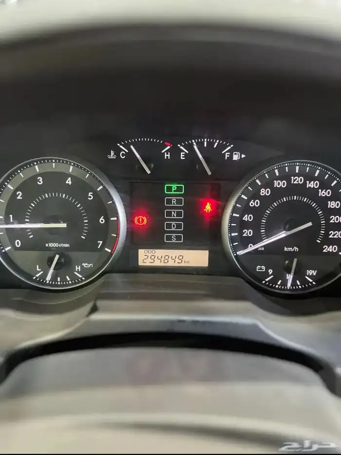 تويوتا لاندكروزر جي اكس ار 2014 فل كامل سعودي ماشي 294 الف 10