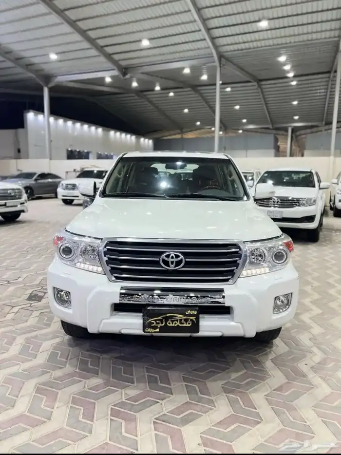 تويوتا لاندكروزر جي اكس ار 2014 فل كامل سعودي ماشي 294 الف 0