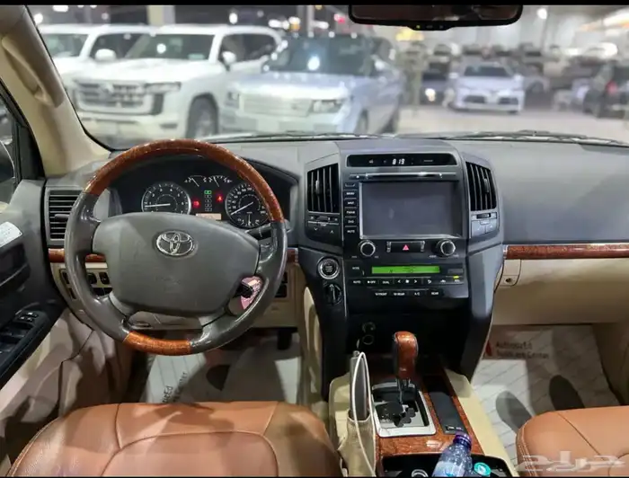تويوتا لاندكروزر جي اكس ار 2014 فل كامل سعودي ماشي 294 الف 9