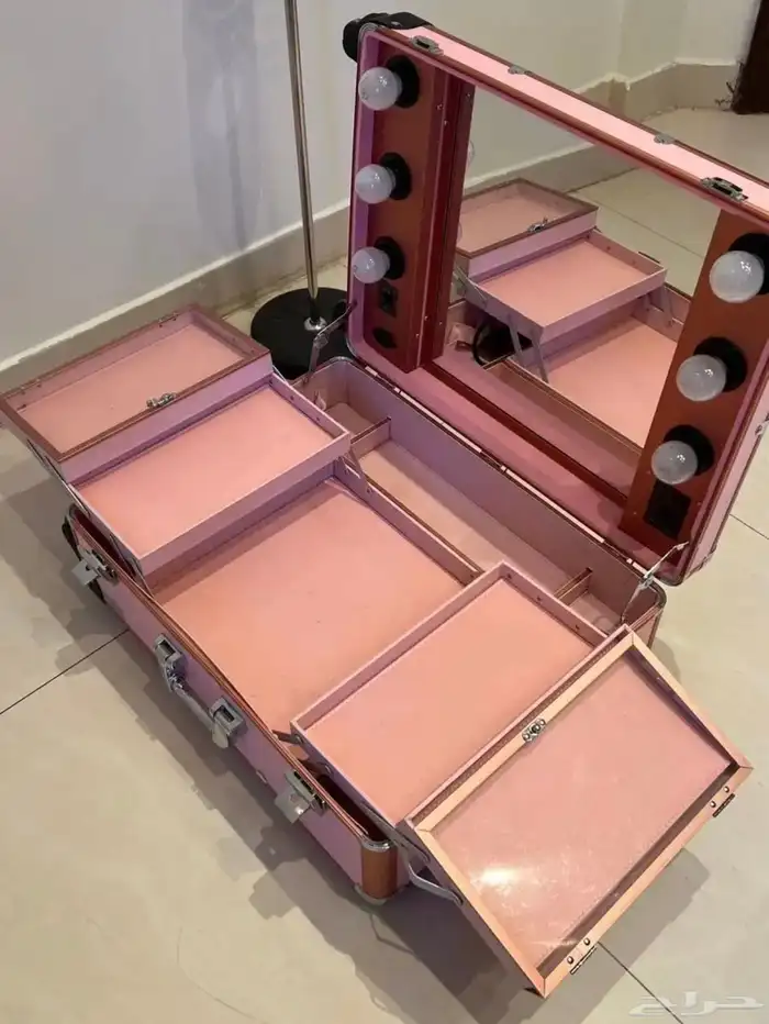 شنطة ترتيب المكياج 0