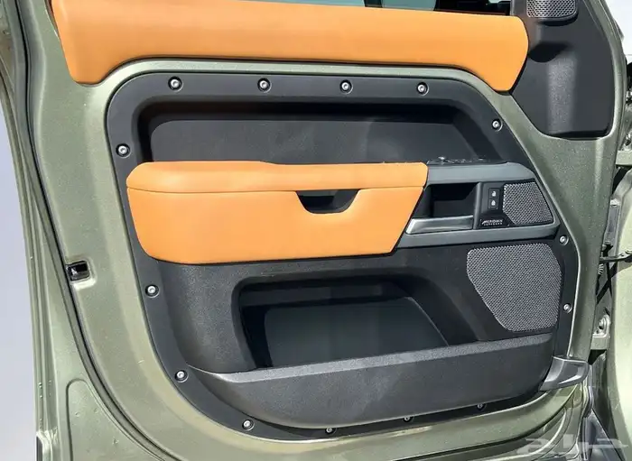 ثم البيع DEFENDER 110 X ديفندر لاند روفر موديل 2023 22