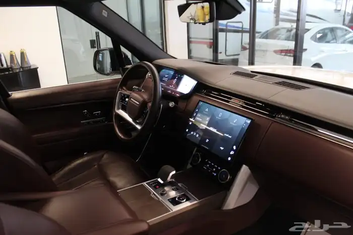 رنج روفر اوتوبيقرافي 2022 9