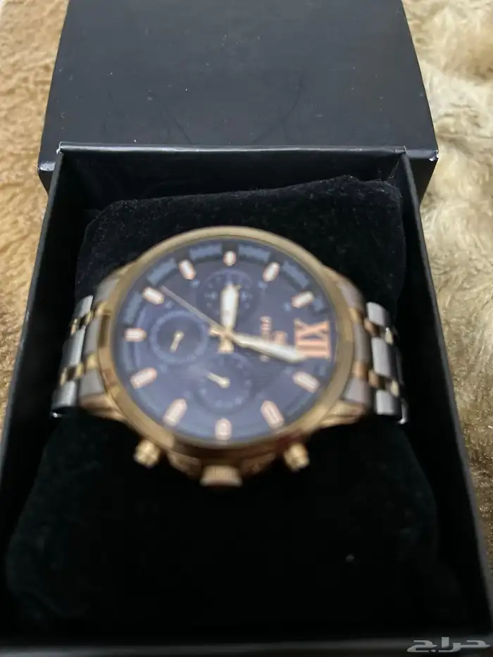 الساعة للبيع قيمتها 800 ريال أبغى فيها 500 1