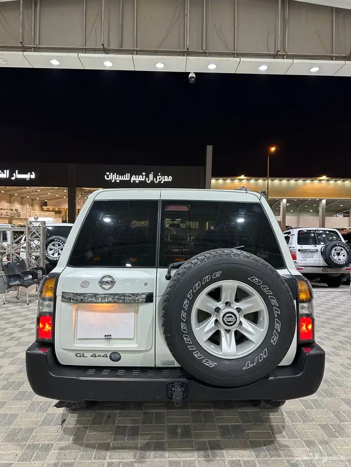 للبيع نيسان فيتك موديل 2014 قير عادي 4