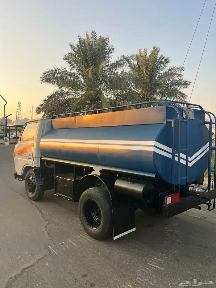 للبيع وايت تويوتا دينه 2