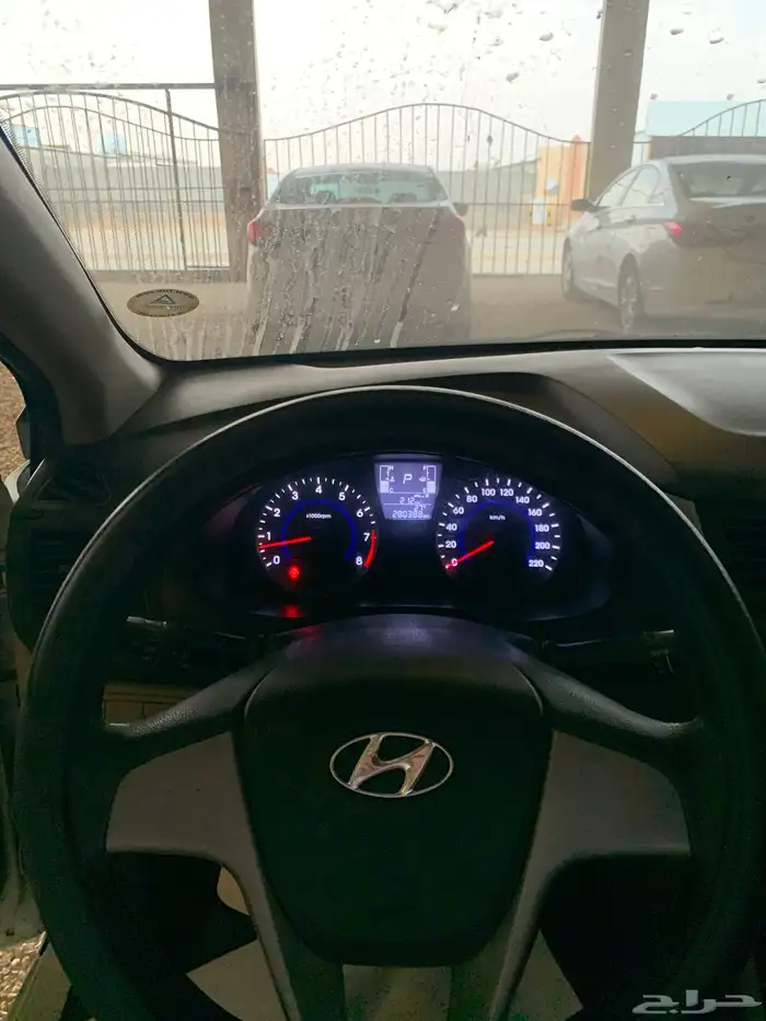 للبيع هيونداي اكسنت 2016 12