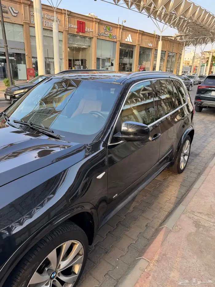 للبيع بي ام دبليو X5 ممشى قليل موديل 2009 3