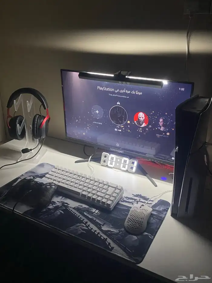 للبيع سوني فايف سليم ون تيرا مع طاولة وشاشه وسماعه 2